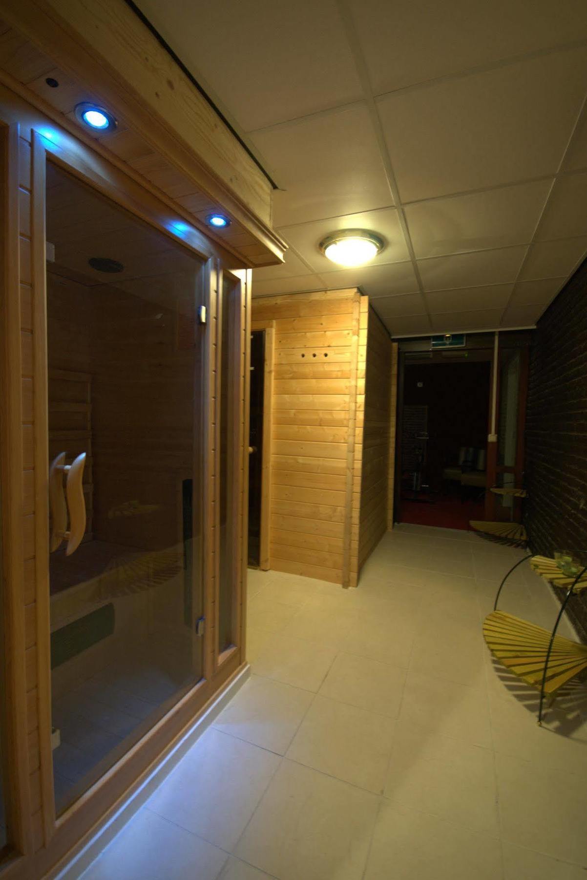 Hotel Restaurant Victoria Winschoten Exterior photo